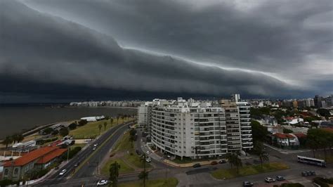 naranjitaann|Inumet cesó la alerta naranja y actualizó la amarilla por tormentas .